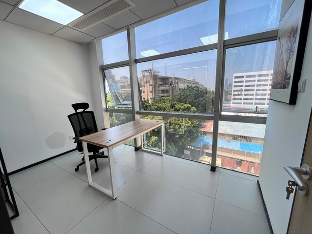 广东9.8米双飞翼车